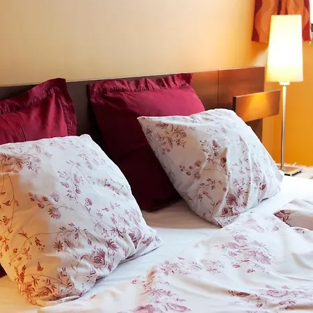 2bdr 2bth Trinity In Jewish Quarter Apartment *