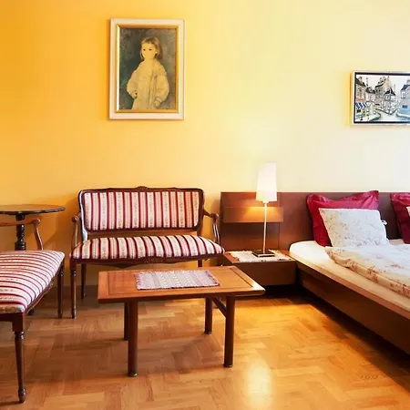 2bdr 2bth Trinity In Jewish Quarter Appartement Cracovie